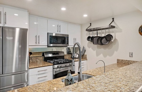West Mesa Casa | Mesa Cliff Place - Incredibly Located Townhome in Santa Barbara