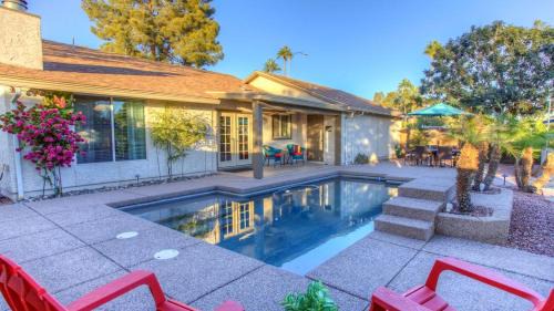 Dobson Ranch Casa | Mesa Lake Front House With Pool and Hot Tub