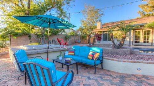 Dobson Ranch Casa | Mesa Lake Front House With Pool and Hot Tub