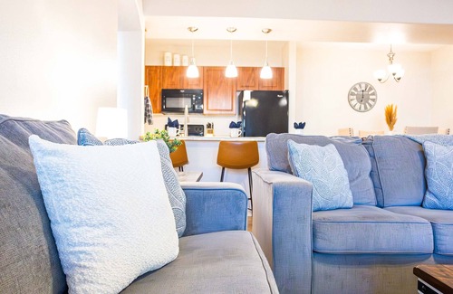 Parkwood Ranch Condominio | Mesa Magnifique! Dog Friendly, Heated Pools