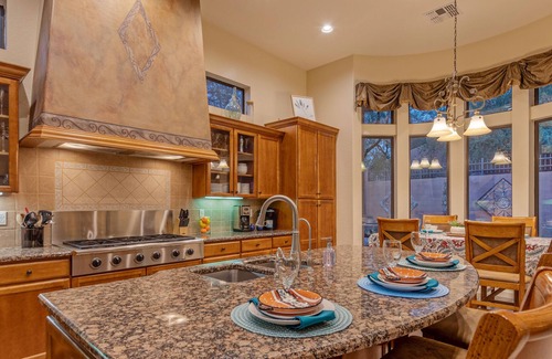 Las Sendas Casa | Mesa: TVs & King Beds All BRs, Heated POOL, Spa, Kiva Fireplace, Putting Green, Bikes