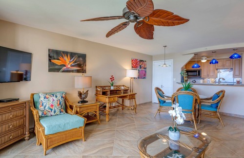 Kahana Condominio | Mesmerizing sunset views from your private lanai
