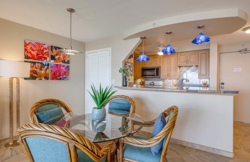 Kahana Condominio | Mesmerizing sunset views from your private lanai