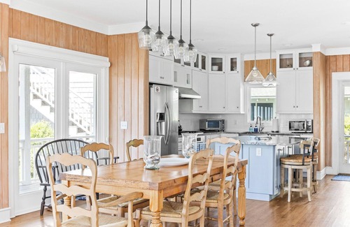 Flora's Bluff Casa | Mesmerizing Views 4 BR Plus Pet Friendly Bhi Club 5 Star Home Experience