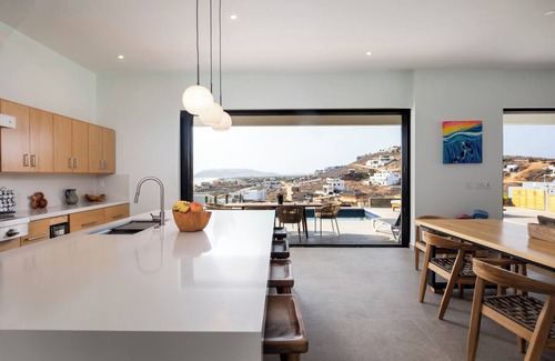 Cerritos Casa | Mesmerizing Views of Ocean and Mountains 2 minute walk to the beach!