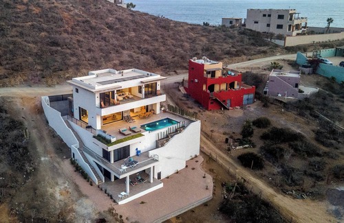 Cerritos Casa | Mesmerizing Views of Ocean and Mountains 2 minute walk to the beach!