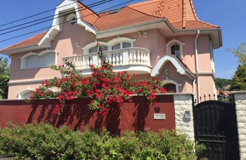 Aranyhegy-Uromhegy-Peterhegy Casa | Meszko Park House Budapest