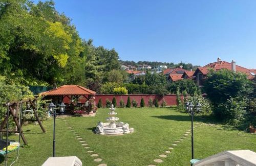 Aranyhegy-Uromhegy-Peterhegy Casa | Meszko Park House Budapest