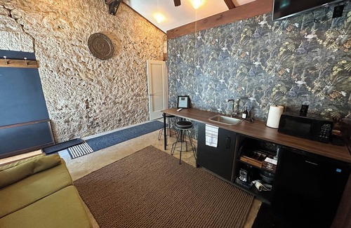 Elora Apartamento | Metcalfe Suites - OldStone Alcove