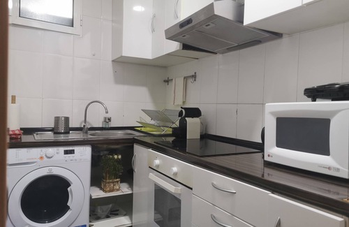 Collblanc y La Torrassa Apartamento | METRO STATION APARTMENT