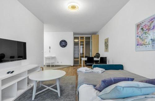 Gorce Apartamento | Metro Bemowo Comfort Studio by BookingHost