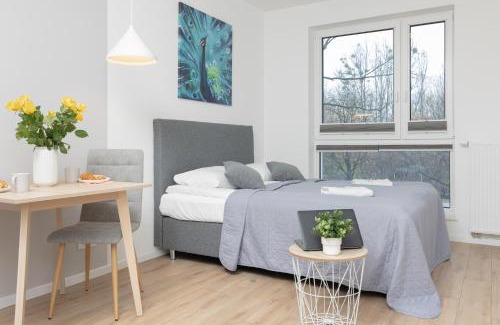 Bielany Apartamento | Metro Bielany Apartments with Parking by Noclegi Renters