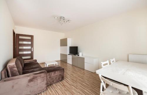 Targowek Apartamento | Metro Kondratowicza Spacious Apartment by BookingHost