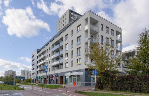 Targowek Apartamento | Metro Kondratowicza Warsaw Apartment with Parking by Noclegi Renters