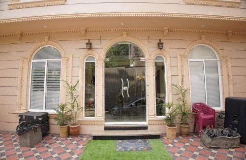 Lahore Hotel | Metro One Hotel