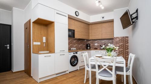 Marymount Apartamento | Metro Park - Bielany, Sun & Snow
