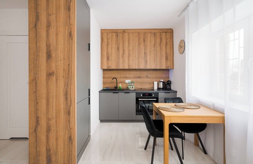 Muranow Apartamento | Metro Ratusz Arsenał Deluxe Apartment