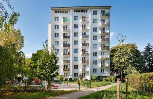 Bielany Apartamento | Metro Słodowiec Charming Apartment by BookingHost