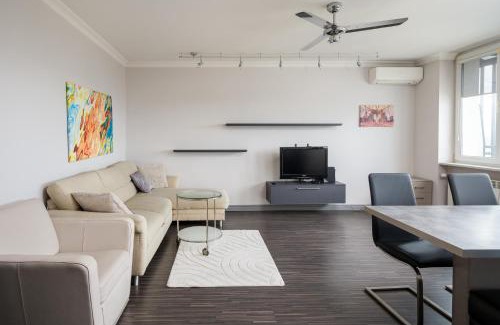 Nowa Praga Apartamento | Metro Szwedzka Homely Apartment by BookingHost