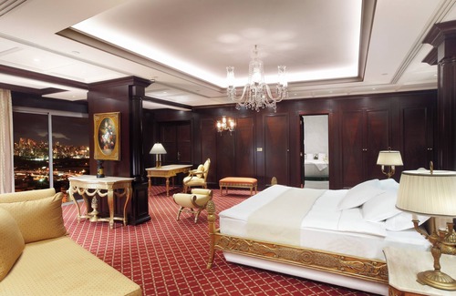 Sin El Fil Hotel | Metropolitan Palace