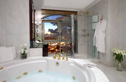 Sin El Fil Hotel | Metropolitan Palace