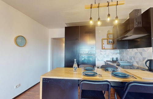 Strasbourg Apartamento | Meublé du Faubourg avec Balcon proche gare et peti