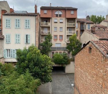 Carmes Apartamento | Meublé tourisme Carmes 2 étoiles, entrée autonome,wifi, climatisé, petit parking privé