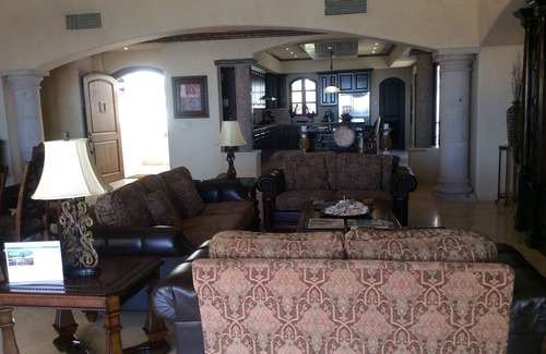 Buzzards Villa | Mexican Villa, capacidad para 10, Vive la vida Cabo! !