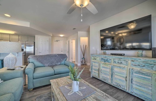 Mexico Beach Condominio | Mexico Beach Condo steps from the beach! ~Snowbird Rates Available~