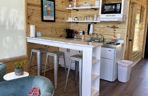 Uvalde Cabina | Mexico-themed cabin in Texas Hill Country on the Nueces River
