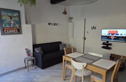 Le Suquet Apartamento | Meynadier 66 - Appartement Très Calme avec Cour Privative, Plage, Gare, Palais à 300m