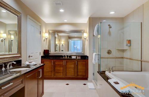 Las Vegas Casa | MGM Signature-17-801 1Br2Ba F1 Strip View Balcony