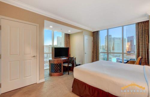 Las Vegas Casa | MGM Signature-17-801 1Br2Ba F1 Strip View Balcony