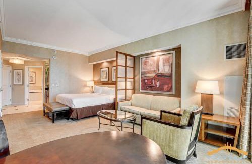Las Vegas Casa | MGM Signature-30-619 Strip View Jacuzzi Studio