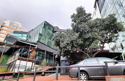 Gonzalez Suarez Casa | MH Suite Standard in the heart of the city