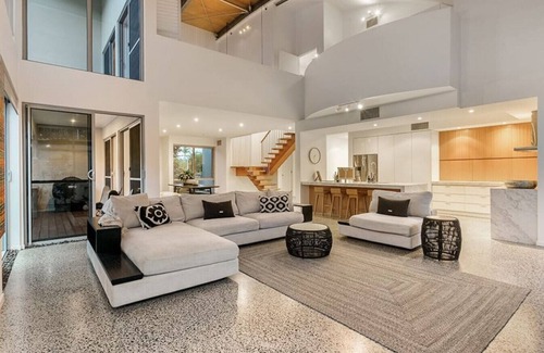 Ocean Shores Casa | Mia Beach Villa Relaunch - Luxury Meets Relaxation