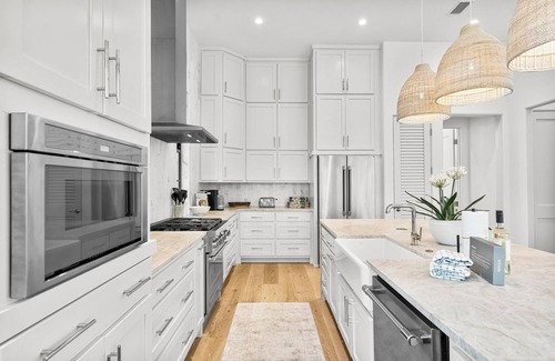 Treetop Casa | Mia's Beach House at Treetop- Stunning New Home on 30A! Sleeps 8, Community Pool