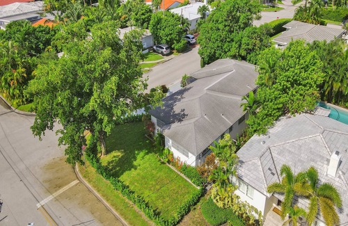 Surfside Casa | Miami Beach - Spacious 3 bed, 2 bath home, 3 blocks from the beach