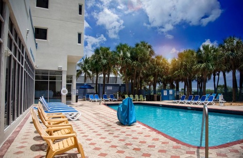 North Beach Hotel | Suite BR de 1 BR para 5, edificio frente al mar, piscina