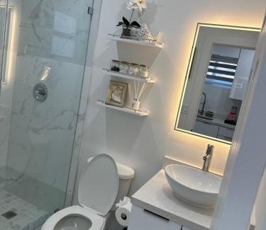 Gladeview Otro | Miami GuestHouse near Mia Airport, Wynwood & Beach