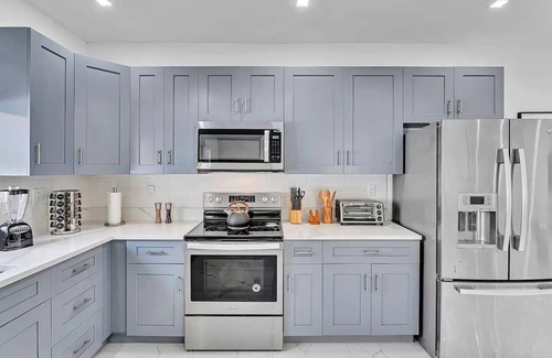 Cutler Bay Casa | Miami Resort Villa / Luxury Home / Heated Pool / Hot Tub / Mini Golf