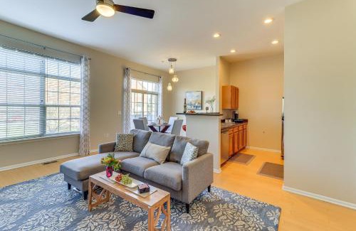 Northville Apartamento | Michigan Townhome with Smart TV 25 Mi to Detroit!