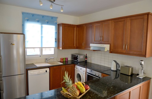 Pernera Villa | Mickey1, 3 cama, COCHE GRATIS, Piscina de desbordamiento, hospitalidad Chipre