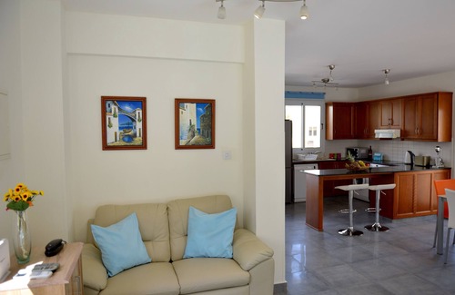 Pernera Villa | Mickey1, 3 cama, COCHE GRATIS, Piscina de desbordamiento, hospitalidad Chipre