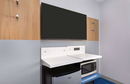 Manchester Hotel | Microtel Inn & Suites by Wyndham Manchester