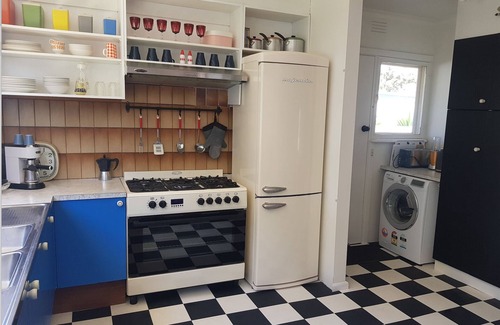 Rosebud Casa | Mid Century 60's beach house close to beach