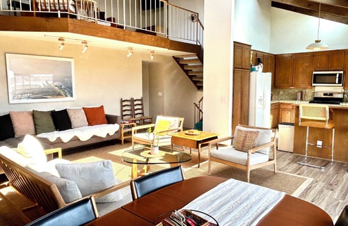 Pierpont Bay Casa | Mid-Century Beach Lodge- 1 Block to Beach!