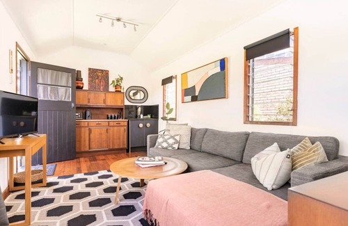 The Gap Casa | Cosy Mid-Century Cabin by the golf course