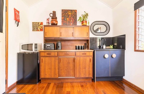 The Gap Casa | Cosy Mid-Century Cabin by the golf course