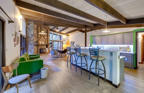 Dumont Cabina | Mid-Century Cabin: Creekside, Easy Access to i-70